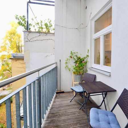 Beautiful Flat Next To Karlskirche Viena Exterior foto