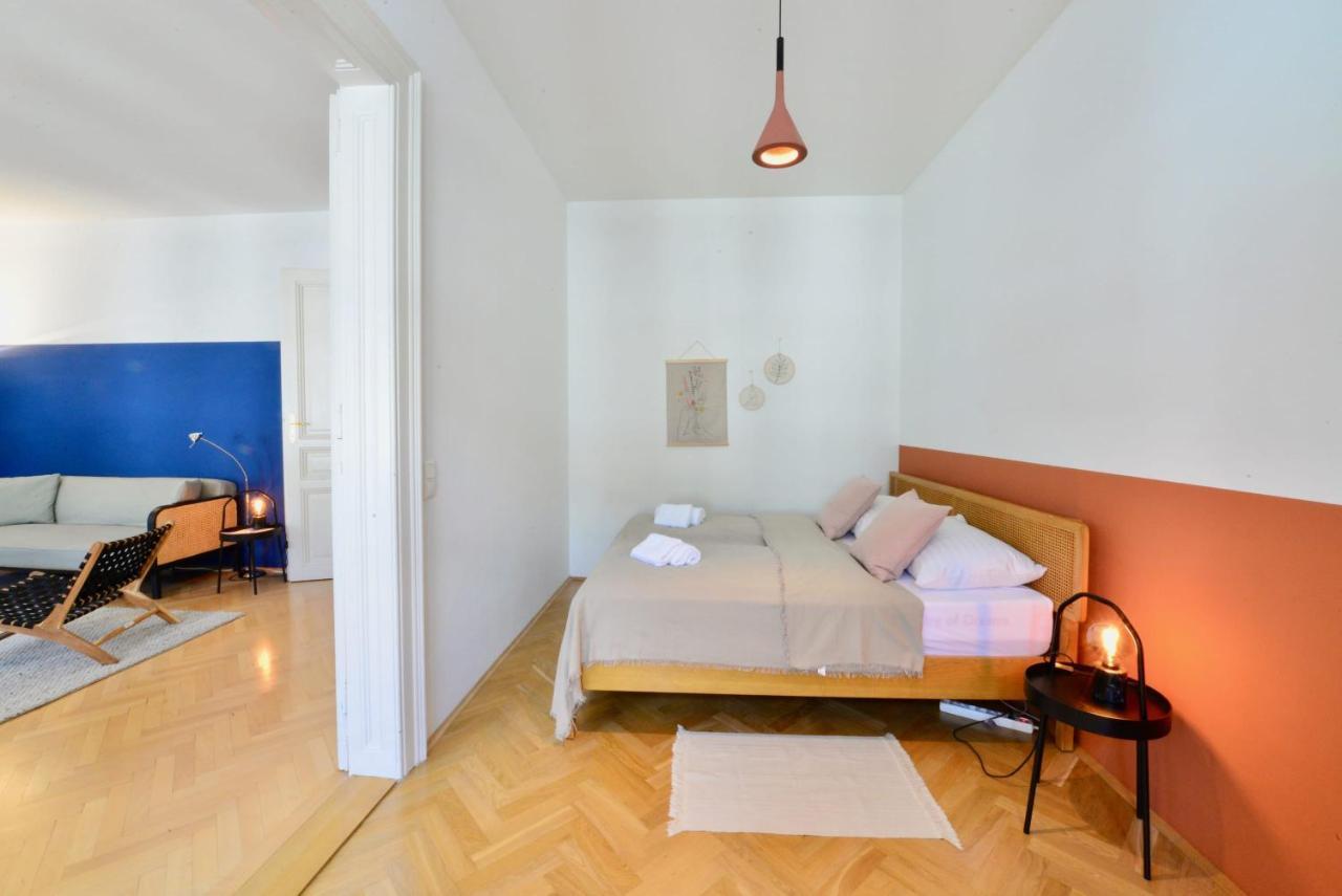 Beautiful Flat Next To Karlskirche Viena Exterior foto