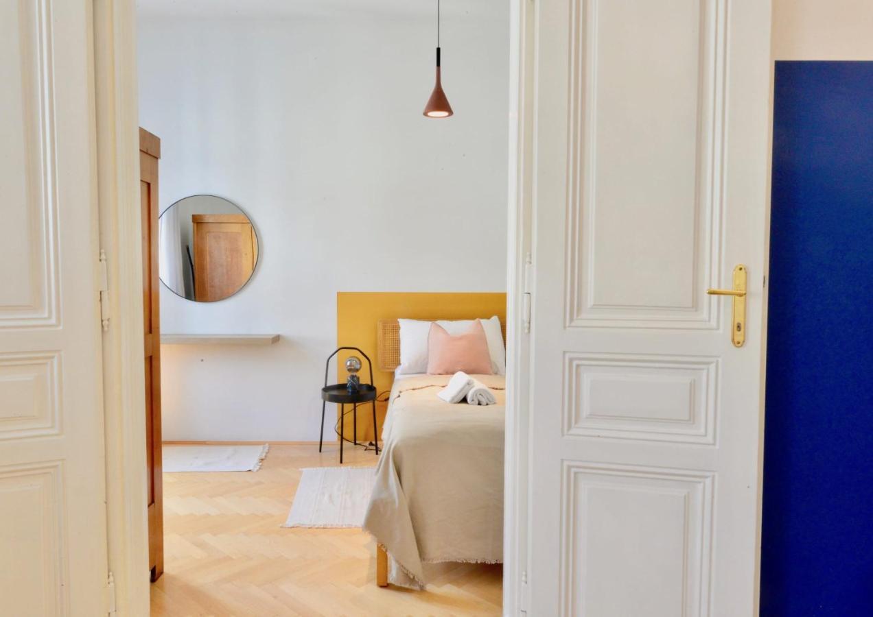 Beautiful Flat Next To Karlskirche Viena Exterior foto